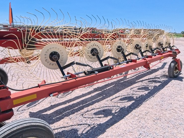 #1074-•-h&s-bf14-hi-capacity-wheel-rake-image-26