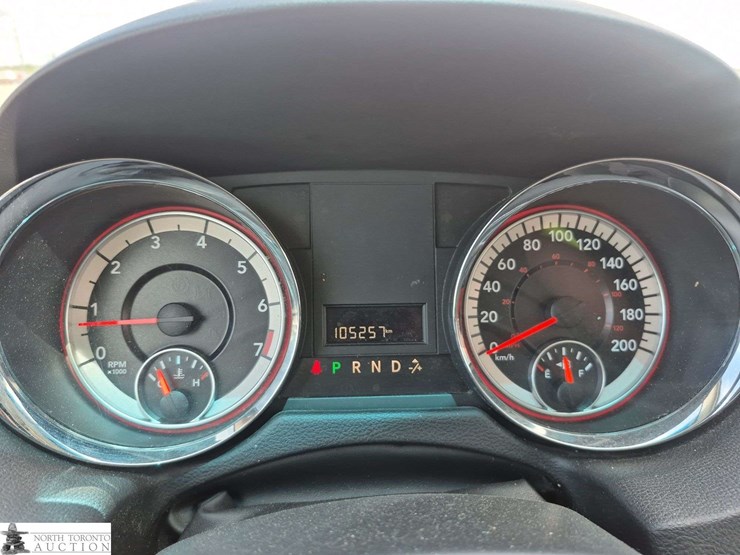 2016-dodge-grand-caravan-sxt-image-12