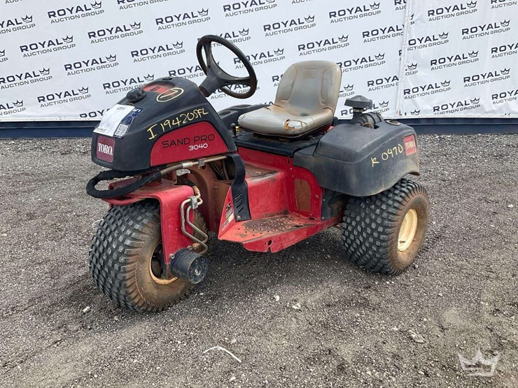 2015-toro-sand-pro-3040-bunker-rake-image-2