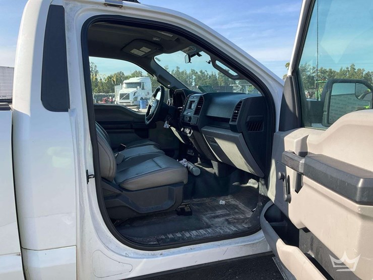 2017-ford-f150-image-19