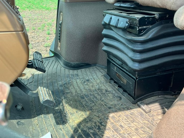 john-deere-8330-image-19