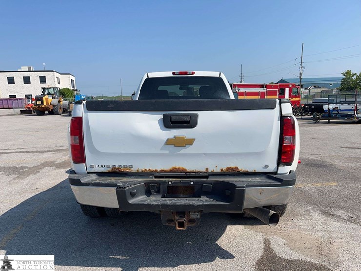 2012-chevrolet-silverado-3500hd-image-6