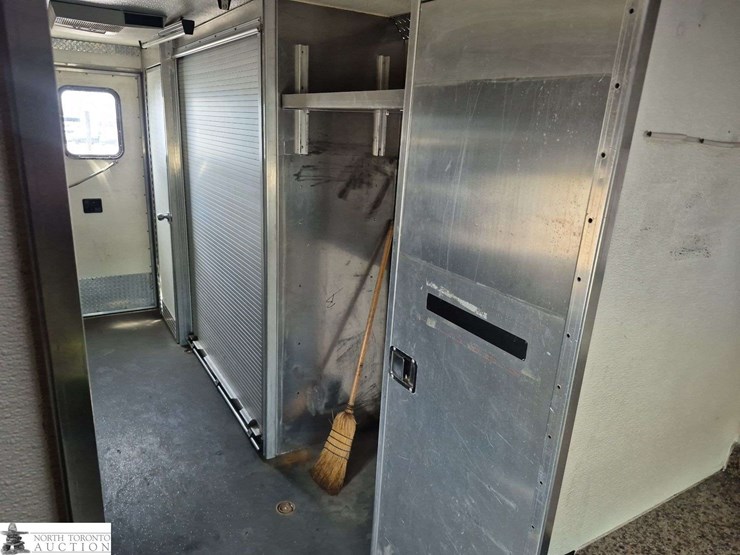 2006-chevrolet-kodiak-c5500-image-28
