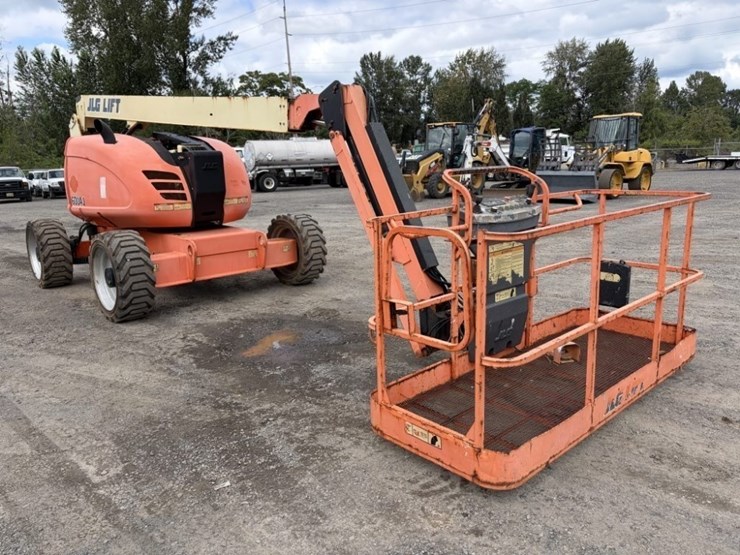 2016-jlg-600aj-image-2
