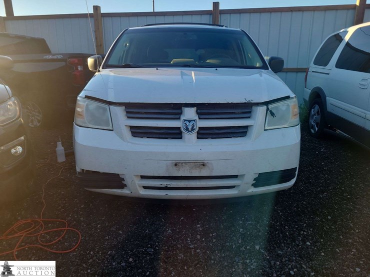 2010-dodge-grand-caravan-se-image-2