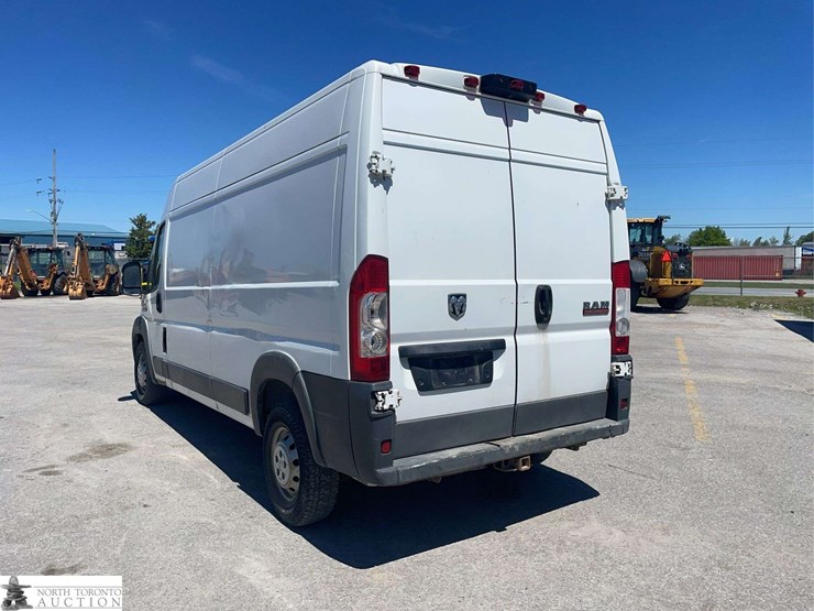 2015-ram-promaster-cargo-van-image-7