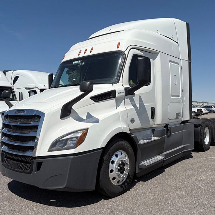 2020 FREIGHTLINER CASCADIA 116