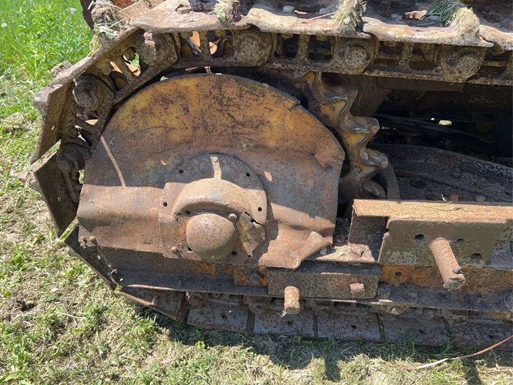 caterpillar-twenty-image-29