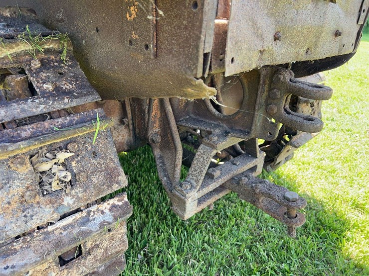 caterpillar-fifteen-image-24
