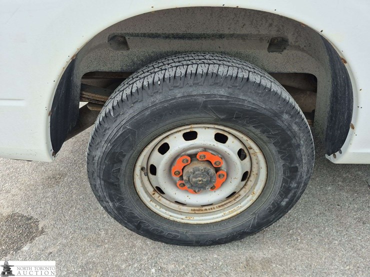2012-dodge-3500-image-25