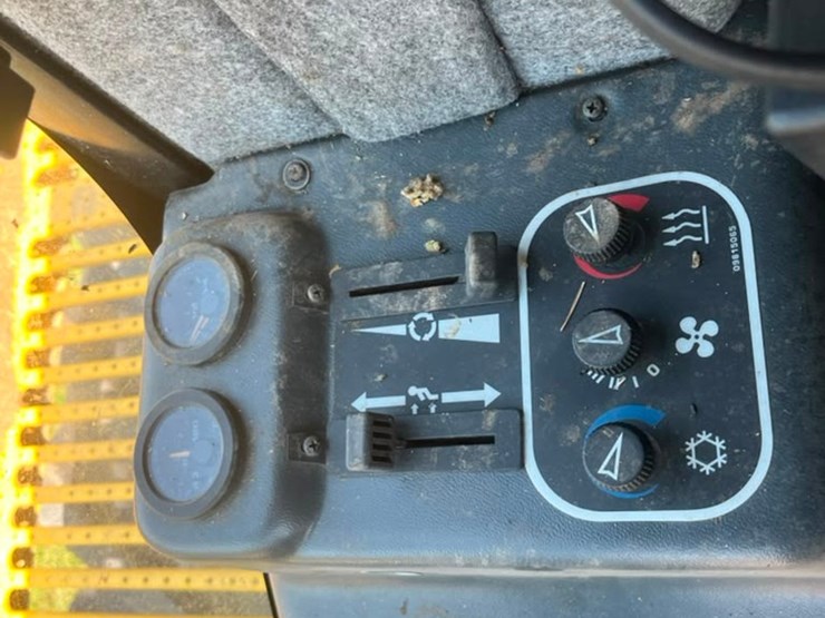 new-holland-fx60-image-20