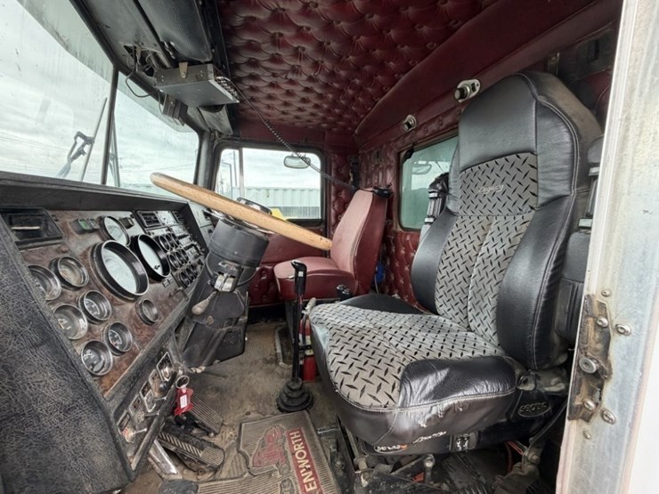 1991-kenworth-tri-axle-dump-truck-image-27