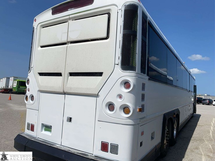 non-operable-2010-motor-coach-industries-d4500-t/a-passenger-wheelchair-accessible-bus-image-5