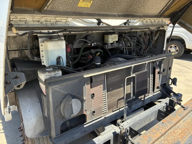 2002-workhorse-p42-image-8