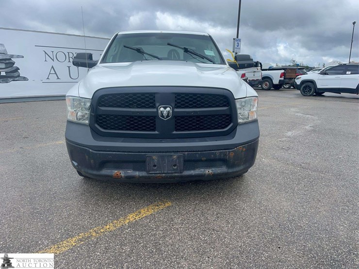 2016-dodge-1500-image-2