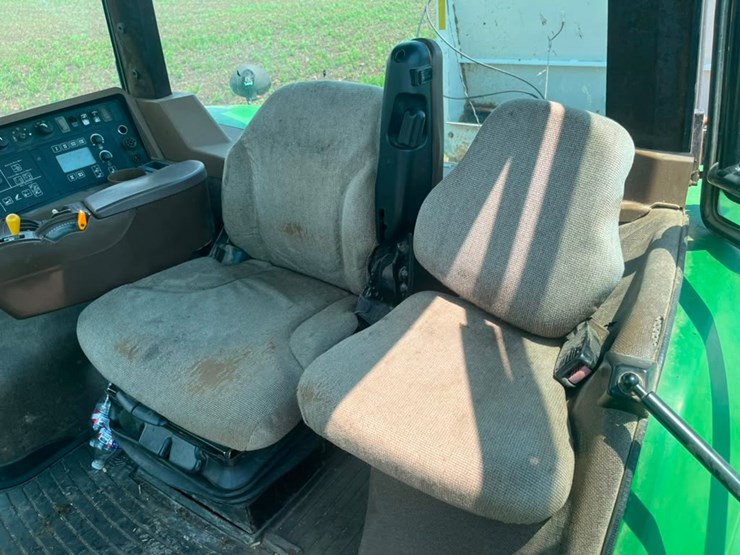 john-deere-8330-image-31