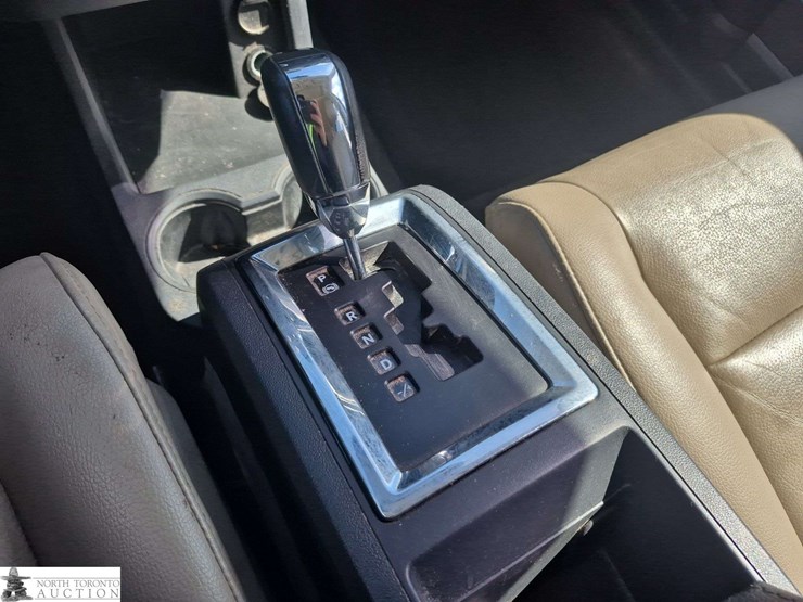 2010-dodge-journey-image-19