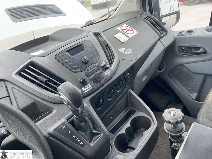 2018-ford-transit-image-13
