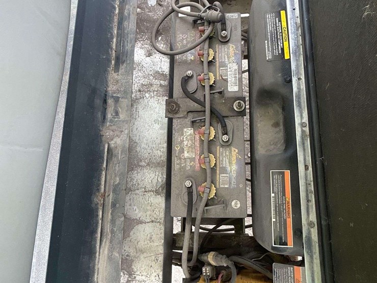 2019-club-car-carryall-transporter-electric-utility-cart-image-9