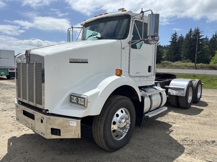 2004-kenworth-t800-image-1