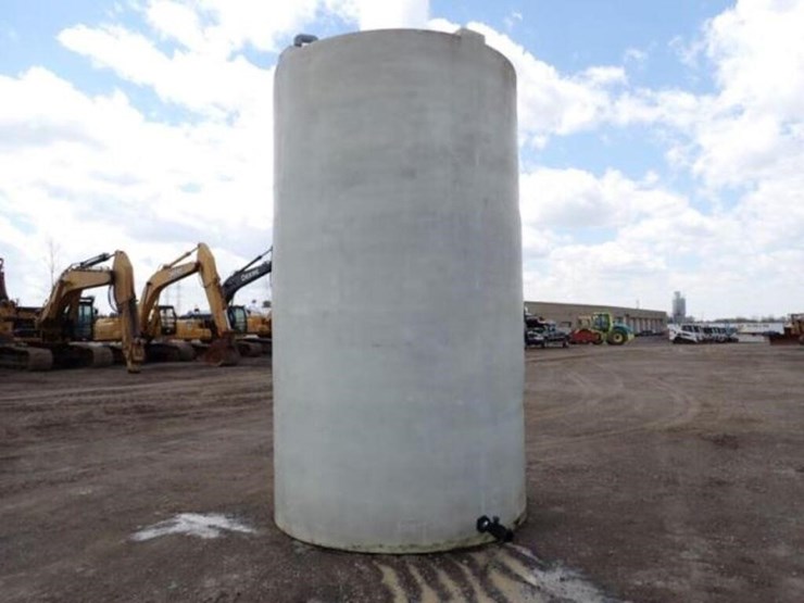 15,000-l-polyethylene-tank-image-2