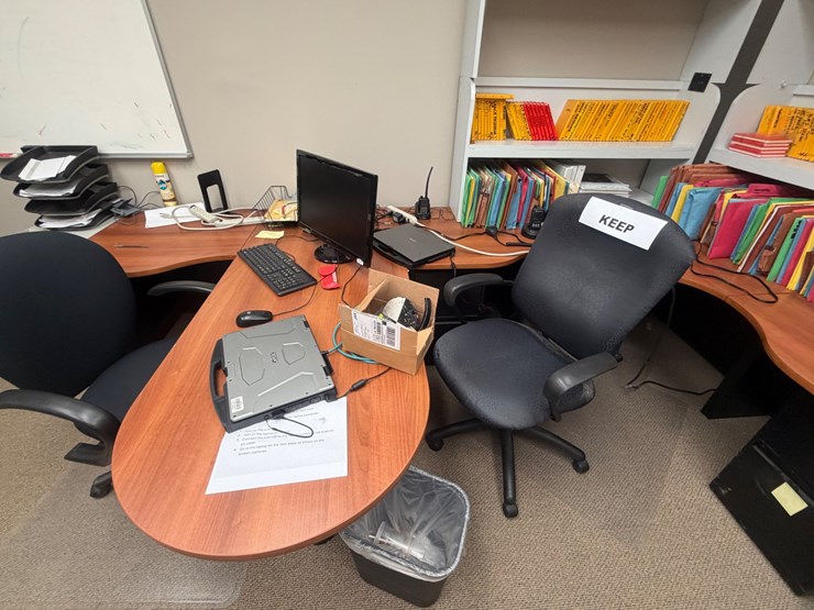 #3541-•-lot-of-office-furniture-|-located-in-st.-rose,-la-image-9