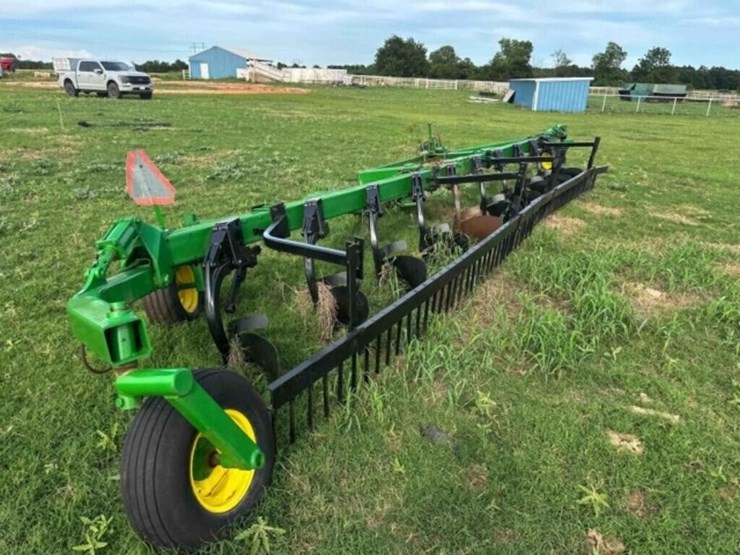 john-deere-3700-image-12