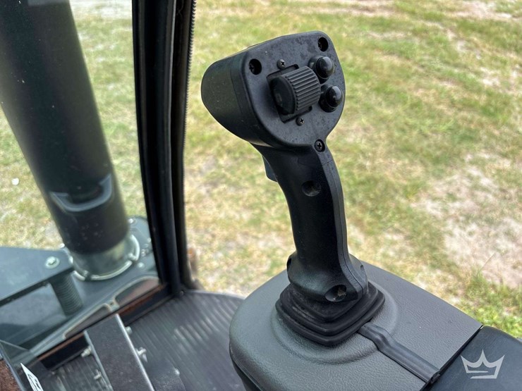 2019-madvac-lr50-ride-on-litter-vacuum-image-31