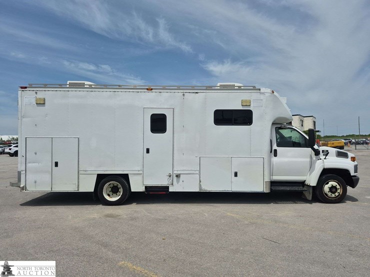 2006-chevrolet-kodiak-c5500-image-4