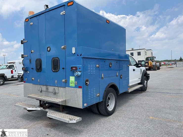 2017-ford-f550-image-5
