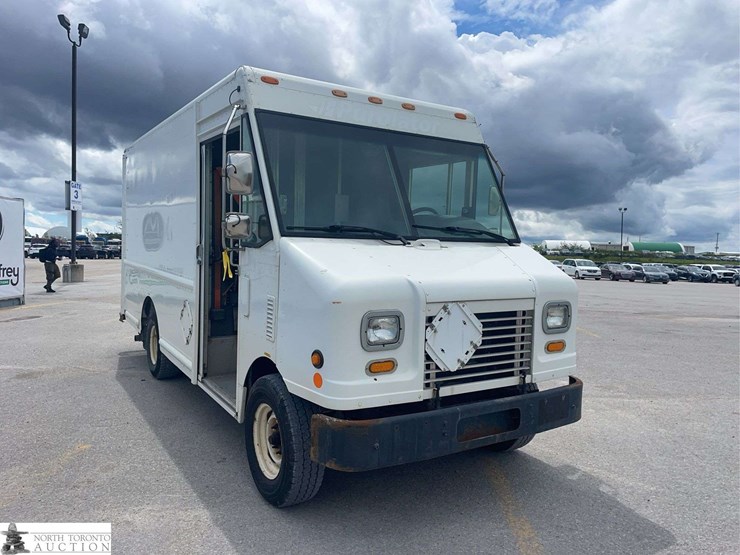 2009-ford-e-series-s/a-step-van-image-3