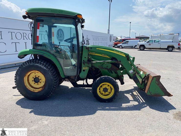 john-deere-3520-image-4