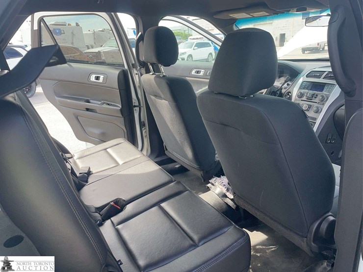 2013-ford-explorer-image-19