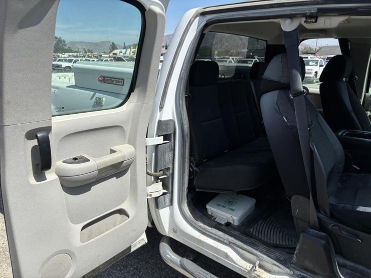 2012-gmc-sierra-2500-image-11