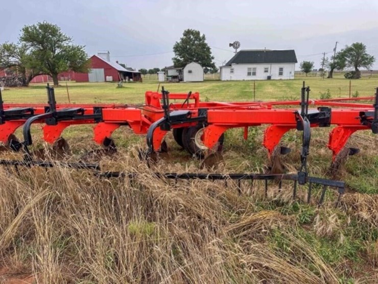blanchat-12-bottom-plow-image-5
