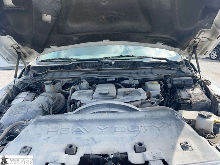2016-dodge-3500-image-10