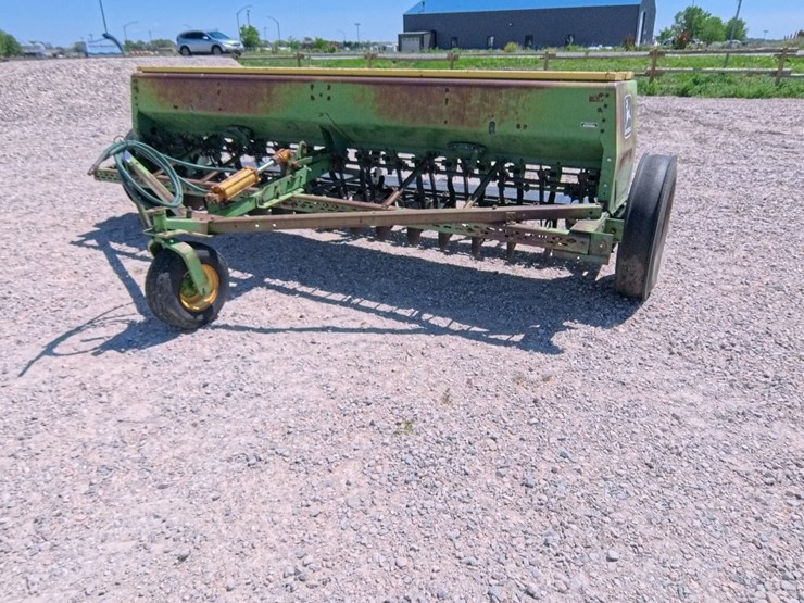 john-deere-8300-image-10