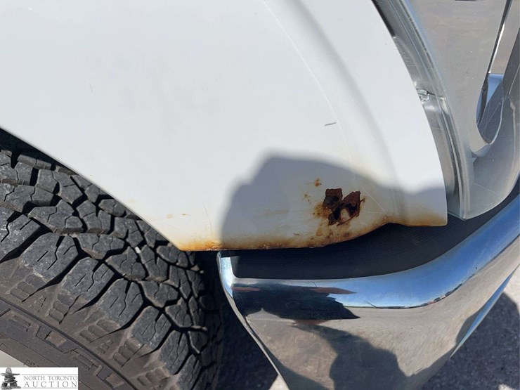 2011-ford-f350-image-32