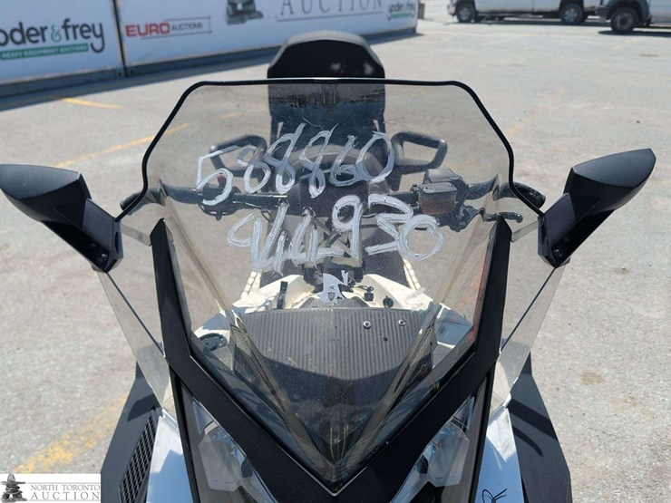 2014-grand-touring-sport-2014-ski-doo-grand-touring-sport-image-7