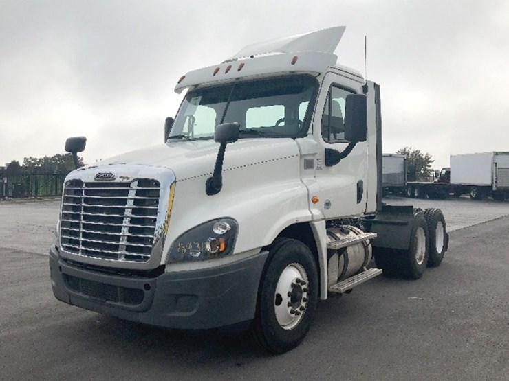 2018-freightliner-cascadia-125-image-1