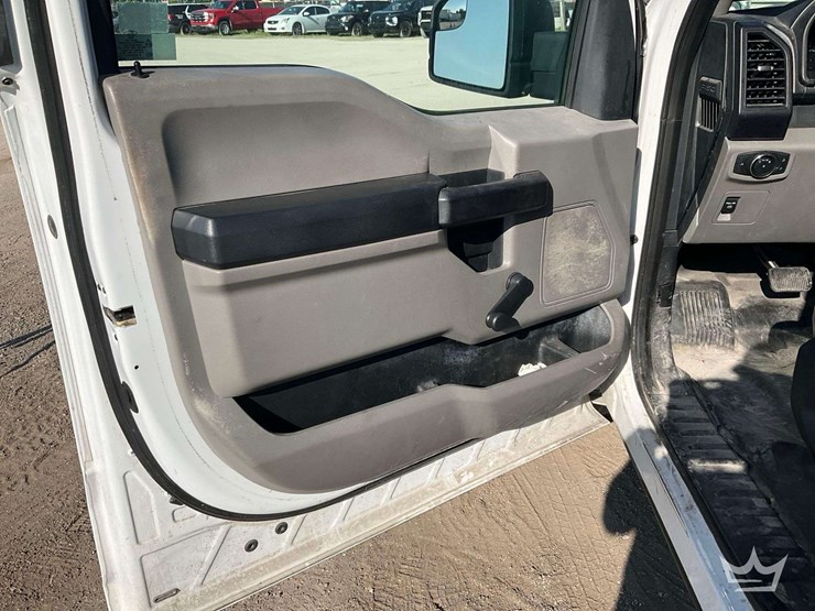 2017-ford-f150-image-12