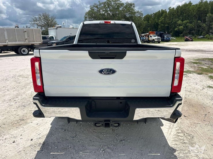 2023-ford-f250-image-21