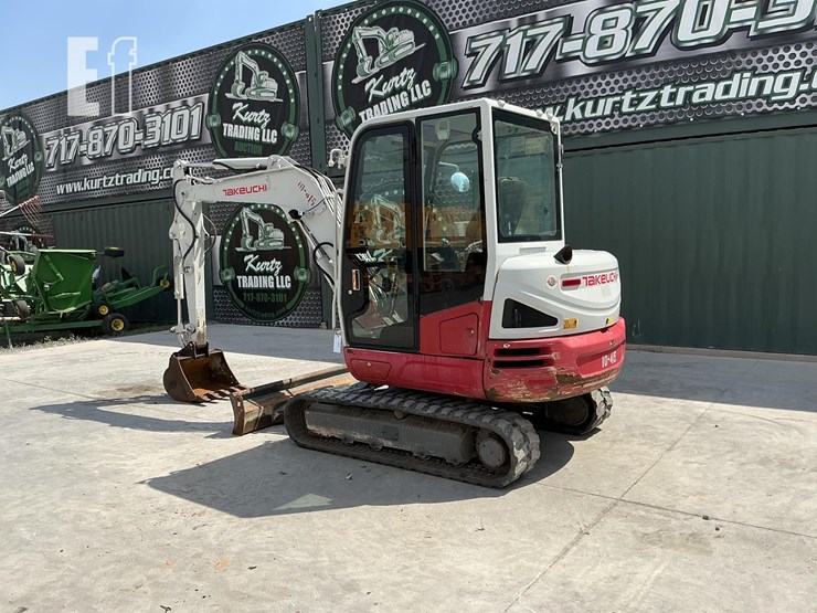 2020-takeuchi-tb240-image-2