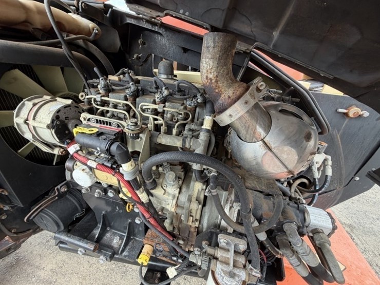 2016-jlg-600aj-image-13