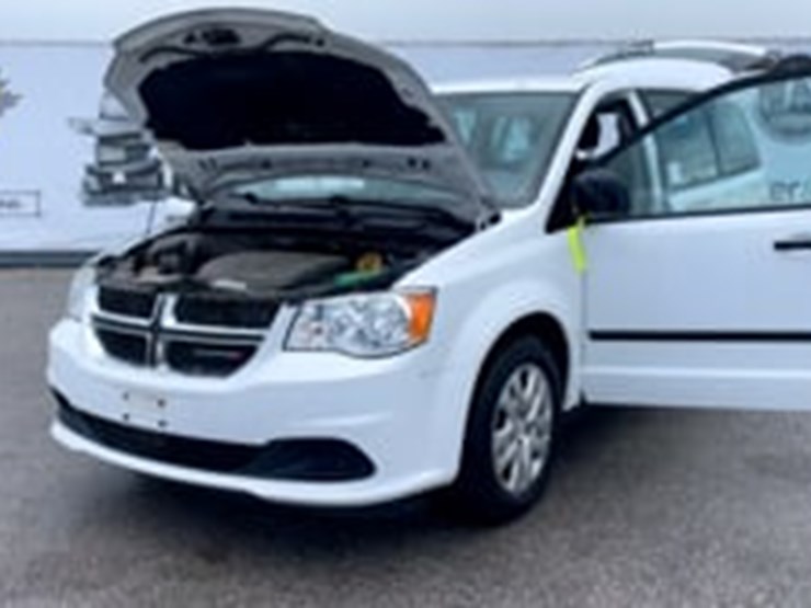 2015-dodge-grand-caravan-sxt-image-9