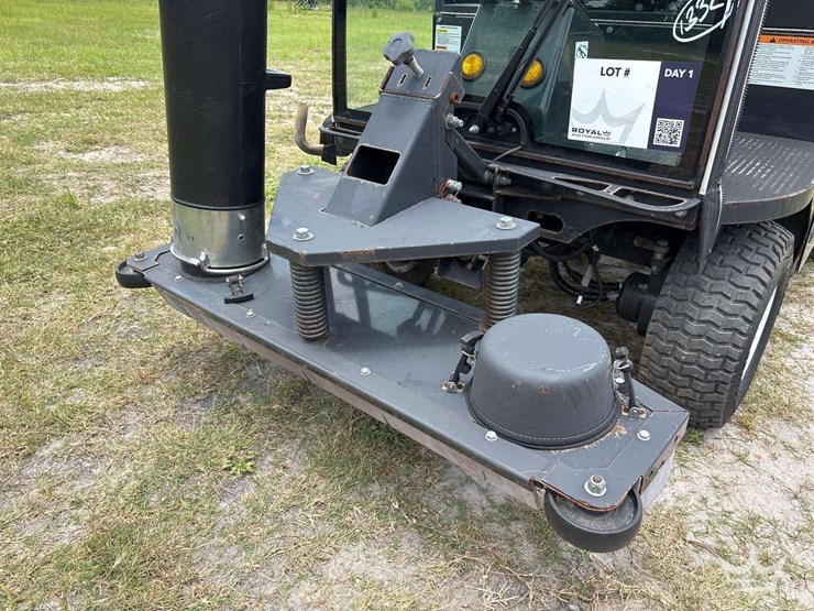 2019-madvac-lr50-ride-on-litter-vacuum-image-20