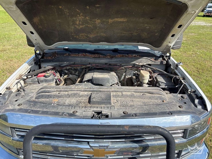 2015-chevrolet-silverado-2500hd-image-13