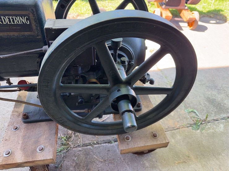mccormick-deering-1/2-hp-engine-image-9