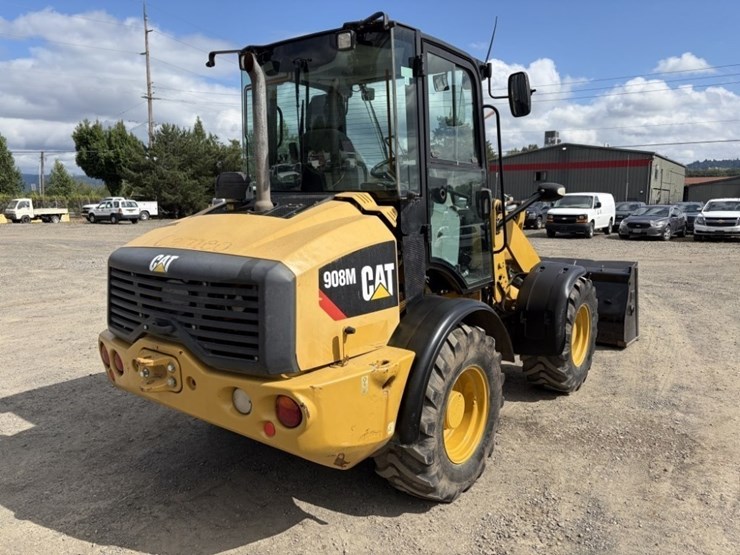 2016-caterpillar-908m-image-4