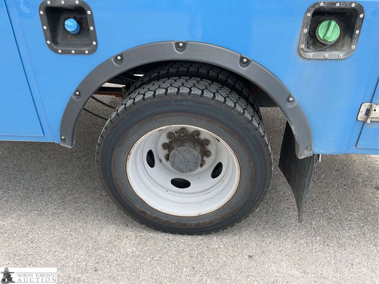2017-ford-f550-image-30